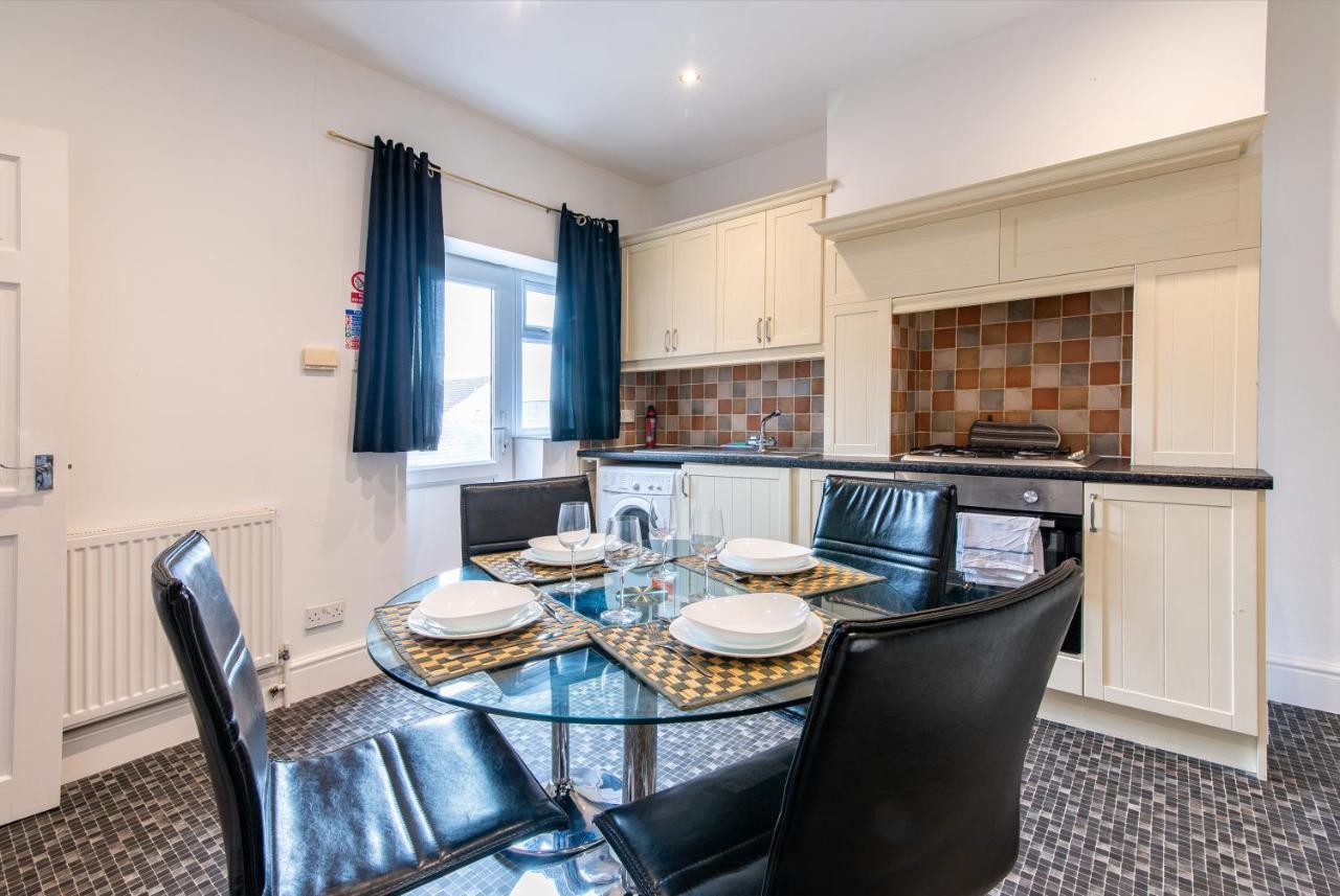 Chesterfield Lodge - 2 Bedroom Apartment Near Chesterfield Town Centre 외부 사진